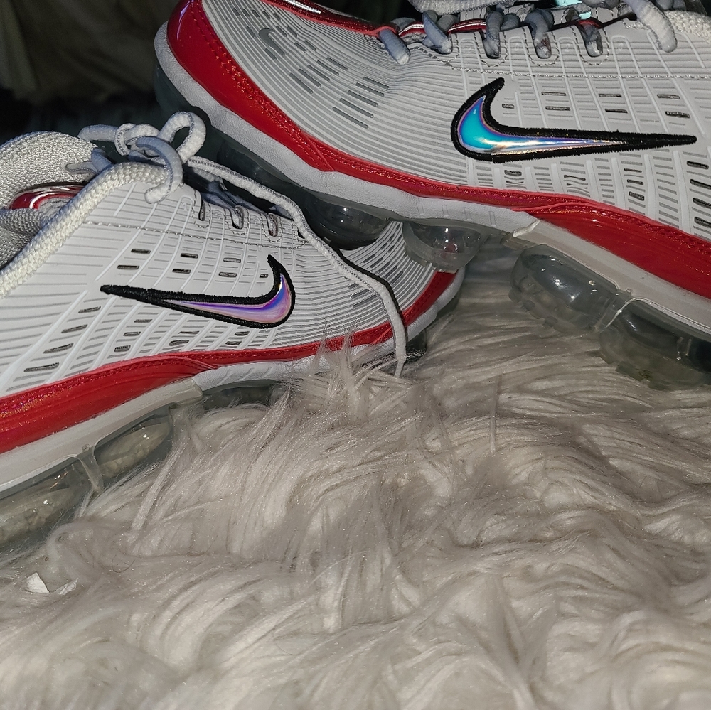 Sneakers - Picture 3 of 8